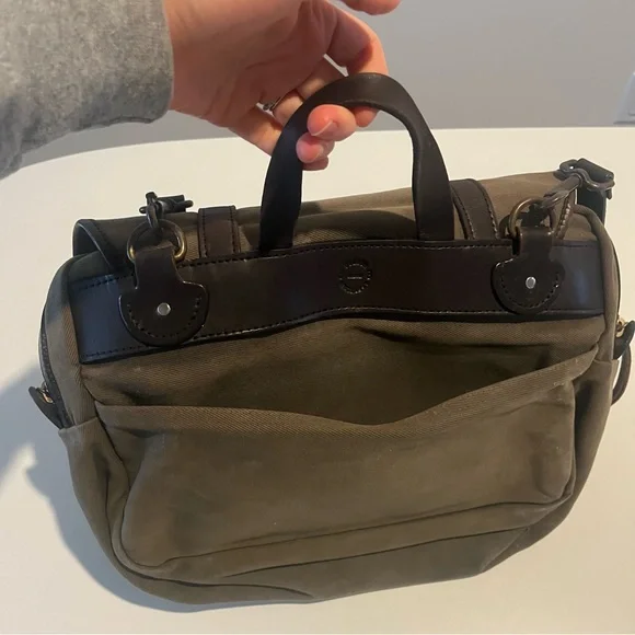 The Filson Field Bag: Rugged Dependability, Refined in Otter Green - Picture 3 of 8